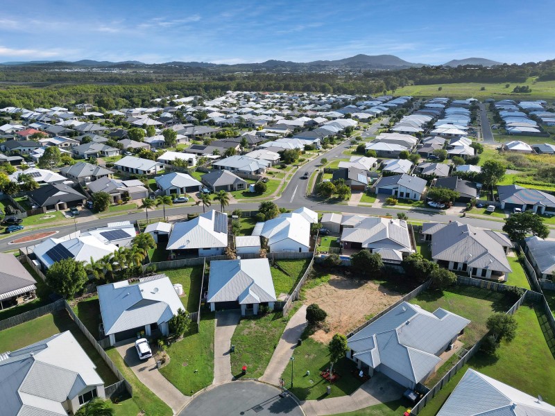 11 Peregian Court, Blacks Beach QLD 4740