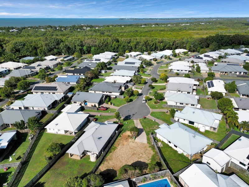 11 Peregian Court, Blacks Beach QLD 4740