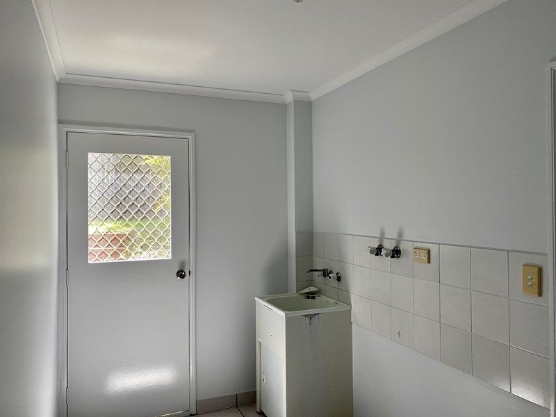 2/9 Robin Street, Slade Point QLD 4740