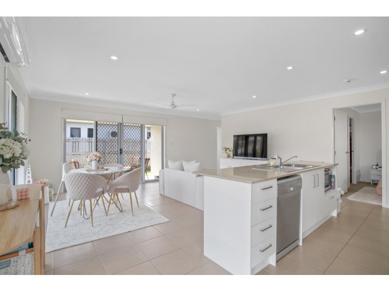1&2/56 Dawson Boulevard, Rural View QLD 4740
