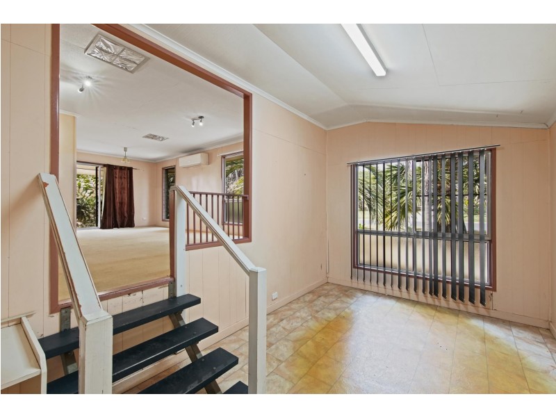 6 Bowen Court, Moranbah QLD 4744
