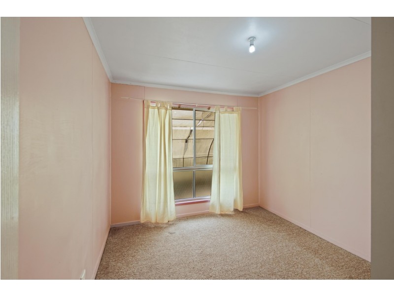 6 Bowen Court, Moranbah QLD 4744