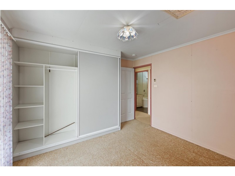 6 Bowen Court, Moranbah QLD 4744