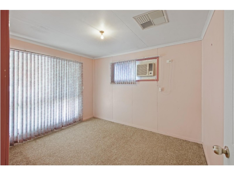 6 Bowen Court, Moranbah QLD 4744