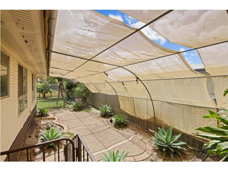 6 Bowen Court, Moranbah QLD 4744