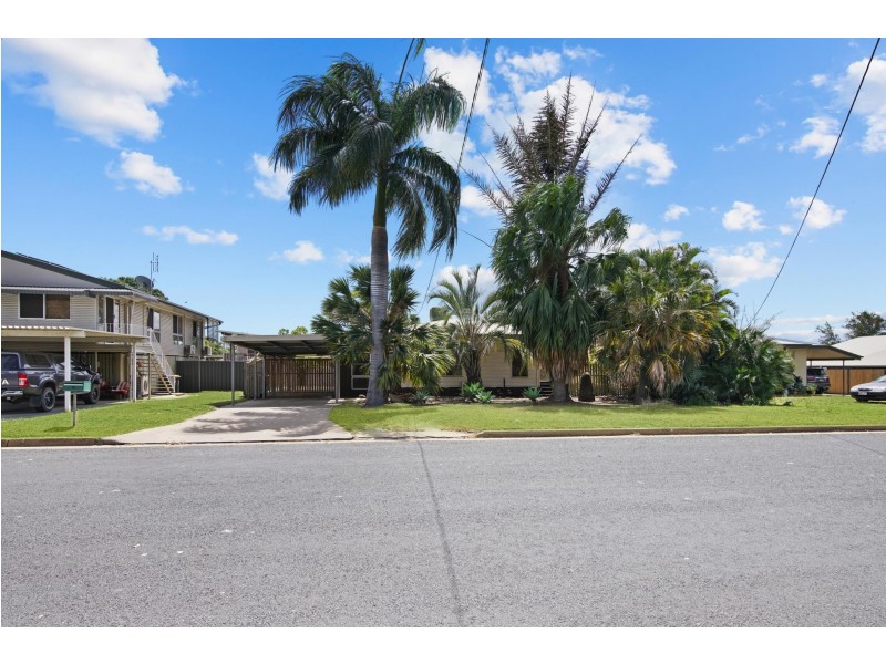 6 Bowen Court, Moranbah QLD 4744