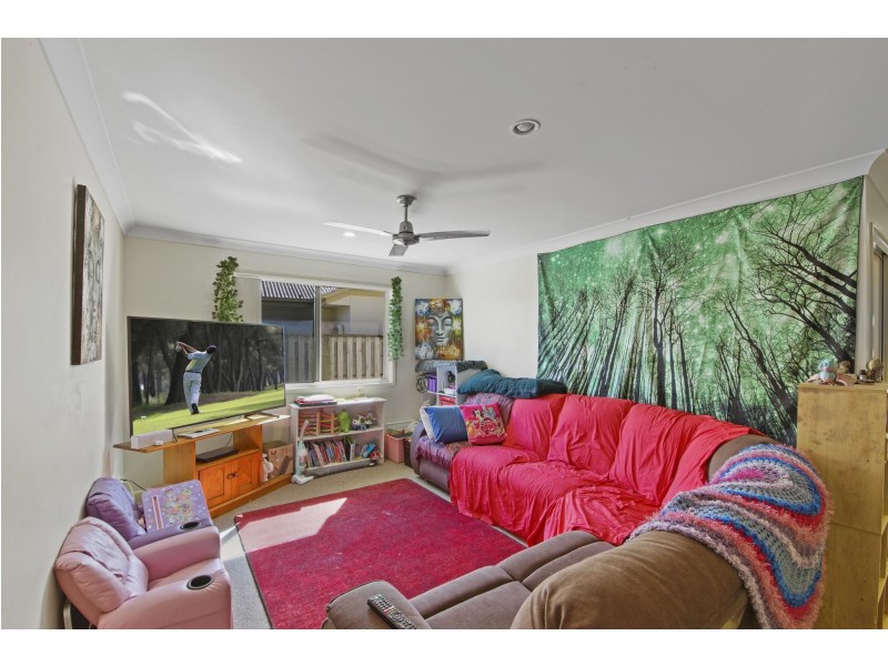 141 Whitehaven Drive, Blacks Beach QLD 4740