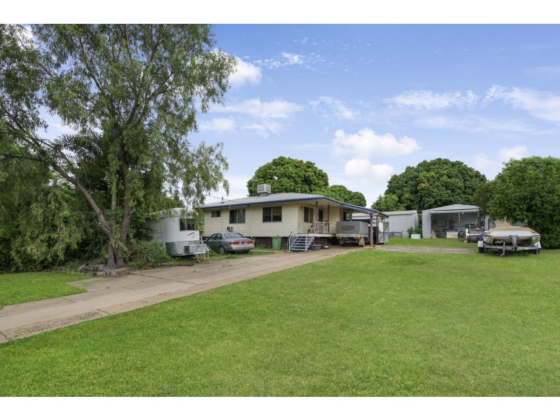 7 Harris Court, Moranbah QLD 4744