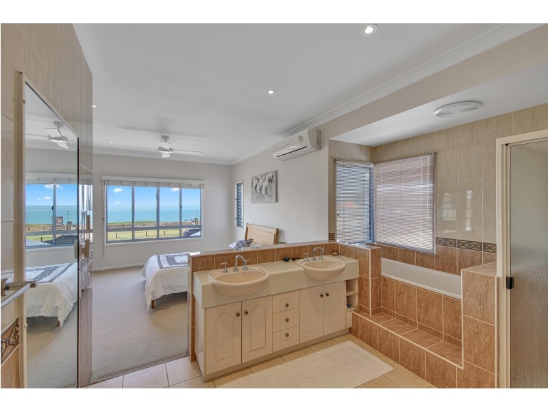 46 Pacific Esplanade, Slade Point QLD 4740