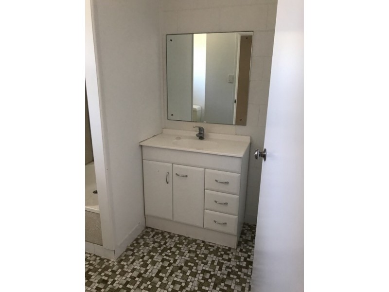 9/11 Porter Street, Mackay QLD 4740