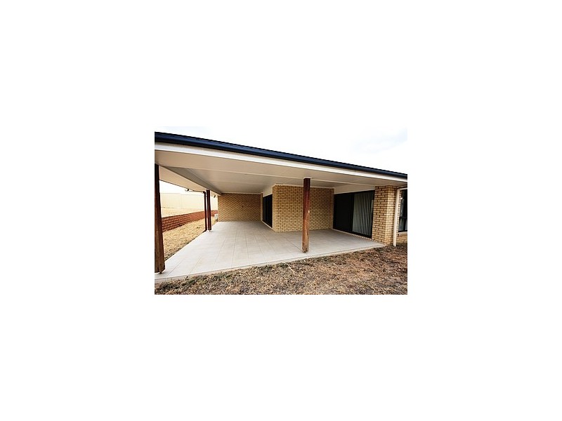 25 Hannay Street, Moranbah QLD 4744