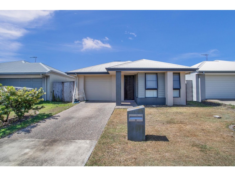 69 Scarborough Circuit, Blacks Beach QLD 4740
