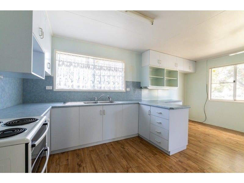 11 Middle Crescent, Dysart QLD 4745