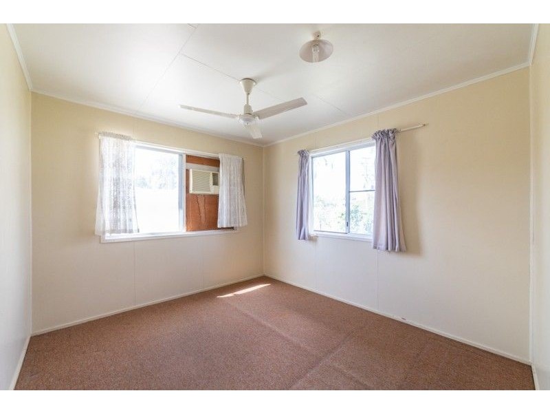 11 Middle Crescent, Dysart QLD 4745