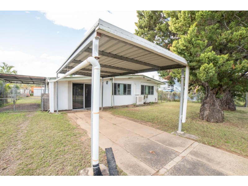 11 Middle Crescent, Dysart QLD 4745