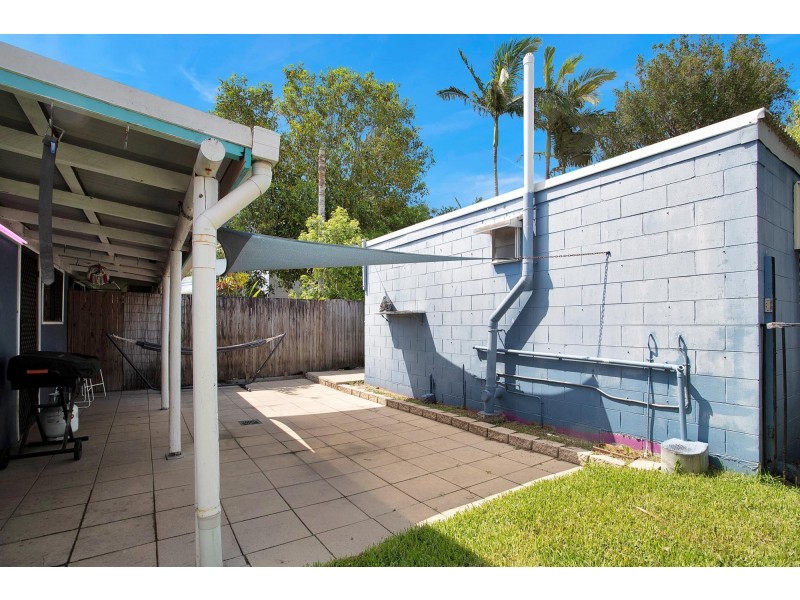 1-2/37 Edmonds Street, Bucasia QLD 4750