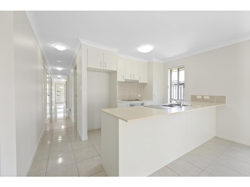 4 Tamarama Street, Blacks Beach QLD 4740
