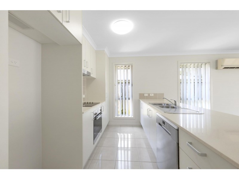 4 Tamarama Street, Blacks Beach QLD 4740