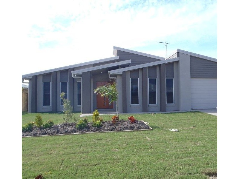 46 Schooner Avenue, Bucasia QLD 4750