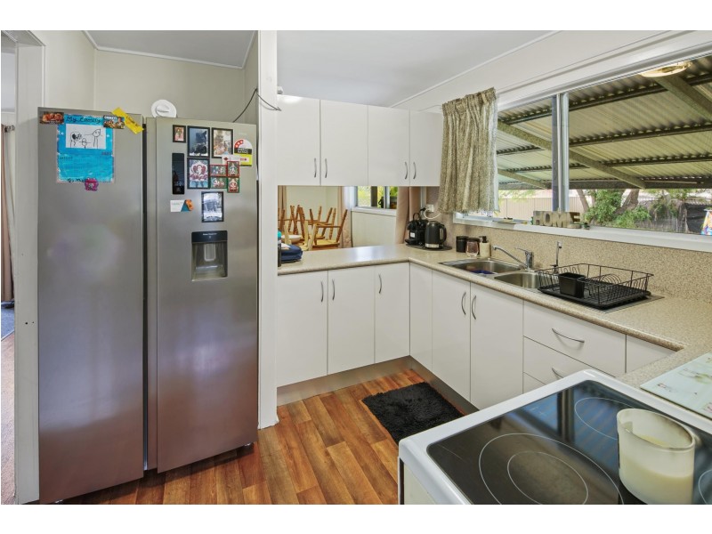 6 Caleb Crescent, Dysart QLD 4745