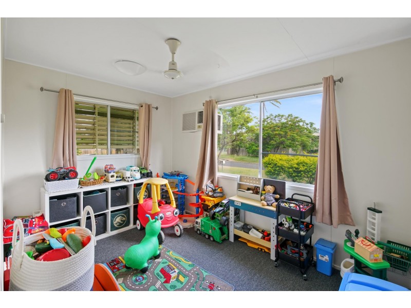 6 Caleb Crescent, Dysart QLD 4745