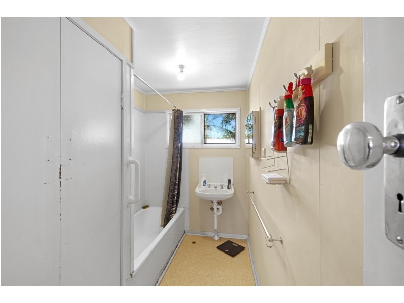 2 Wallace Street, Dysart QLD 4745