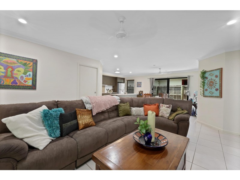 1&2/50 Jackson Street, Sarina QLD 4737