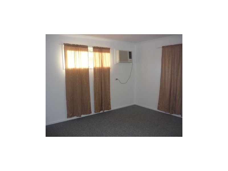 2 Elliott St, Moranbah QLD 4744