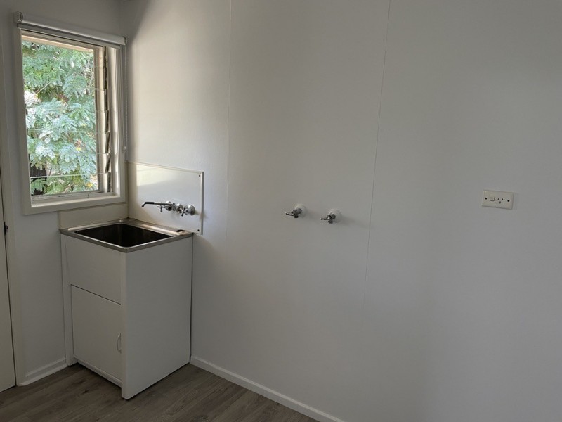 2 Elliott St, Moranbah QLD 4744