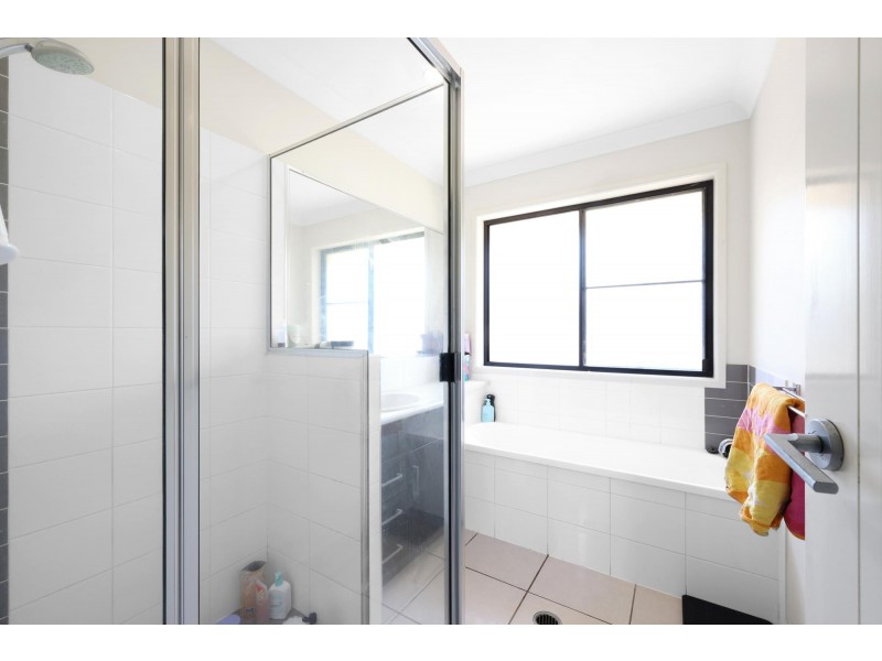 1&2/2 Steve Street, Greenmount QLD 4751