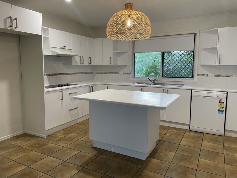 4 Coral Drive, Blacks Beach QLD 4740