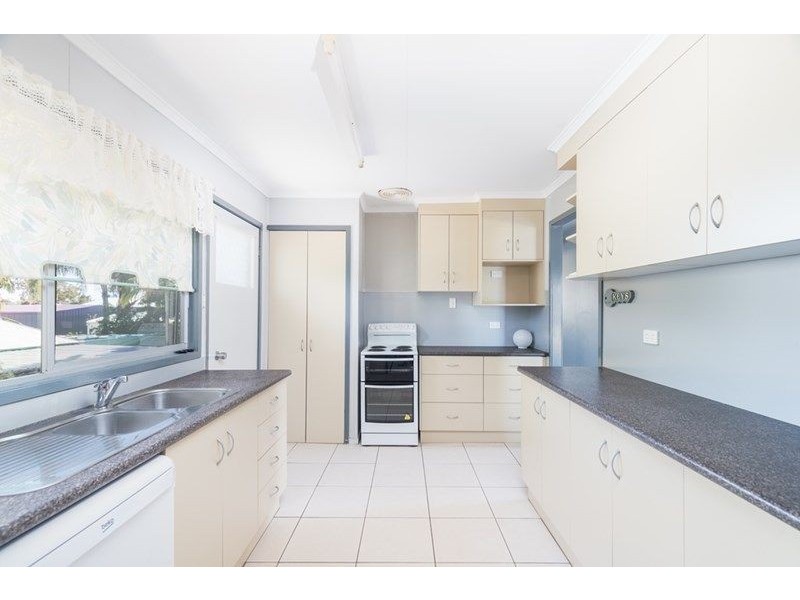 4 Cook Court, Moranbah QLD 4744