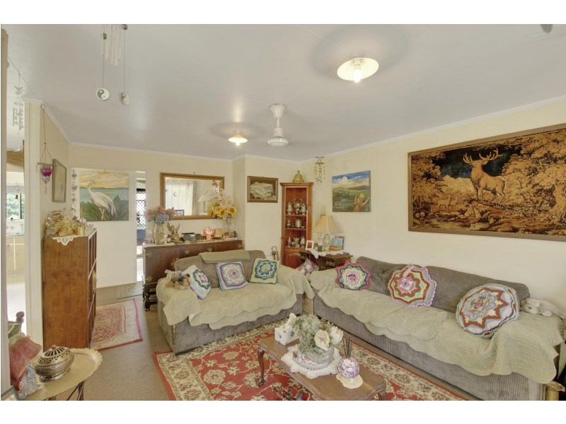 27 Cook Crescent, Dysart QLD 4745