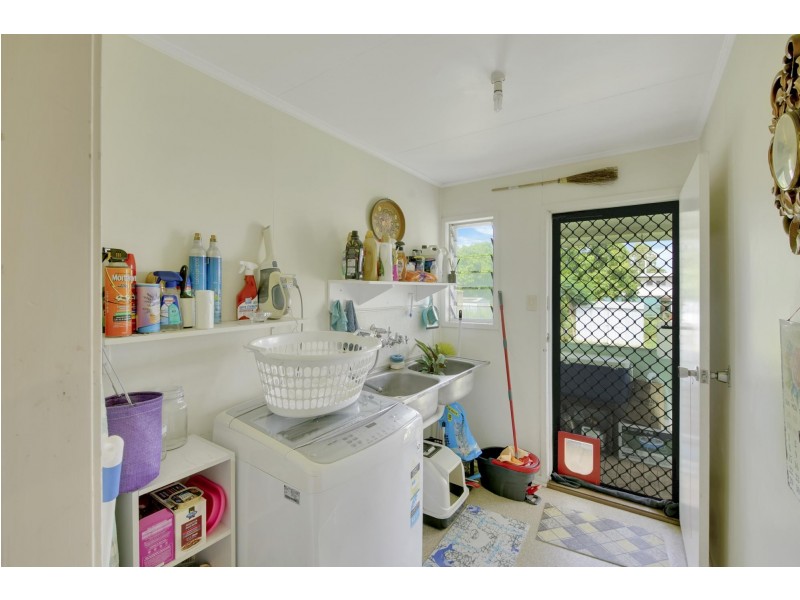 27 Cook Crescent, Dysart QLD 4745