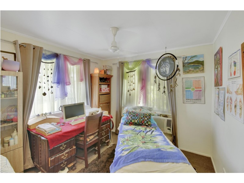 27 Cook Crescent, Dysart QLD 4745