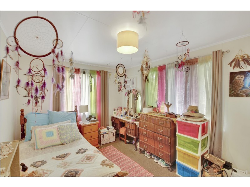 27 Cook Crescent, Dysart QLD 4745