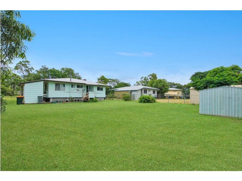 27 Cook Crescent, Dysart QLD 4745