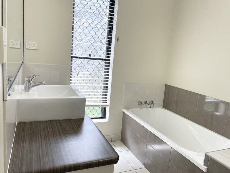 44 Montgomery Street, Rural View QLD 4740