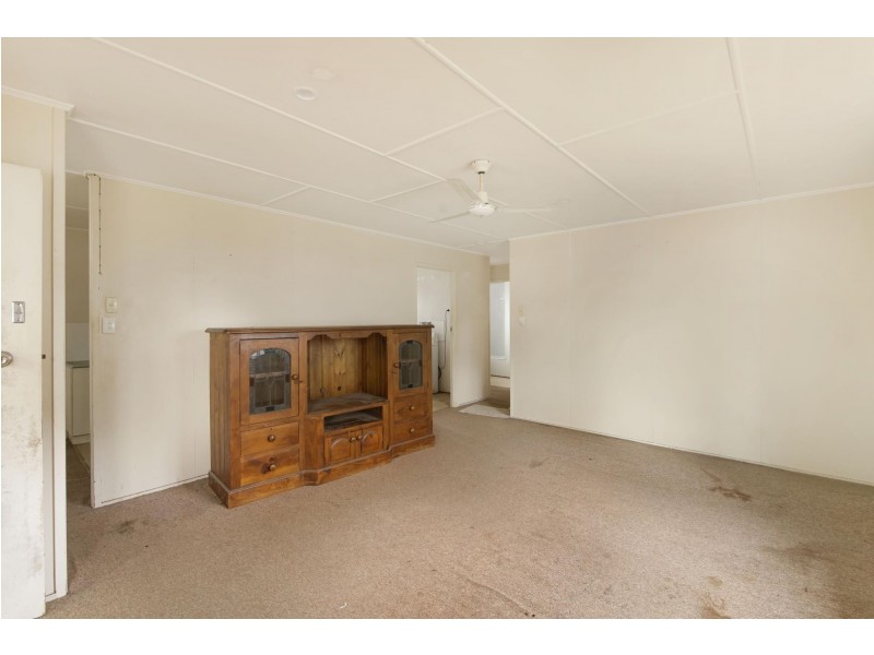 27 Murphy Street, Dysart QLD 4745