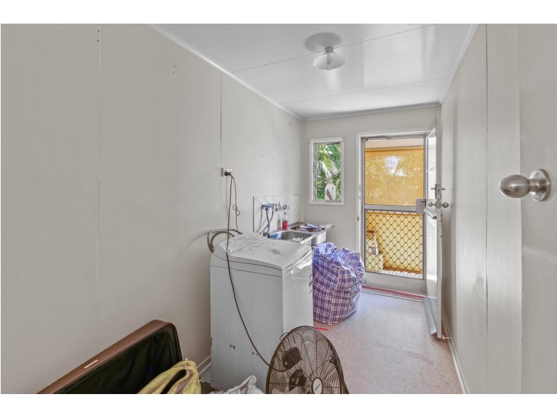 8 Macdonald Street, Dysart QLD 4745