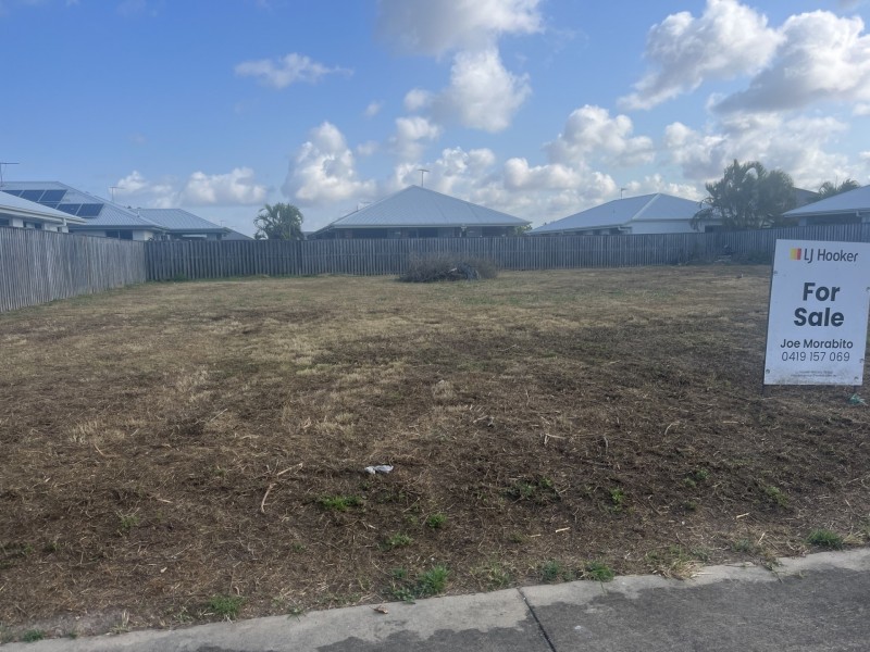 171 Whitehaven Drive, Blacks Beach QLD 4740
