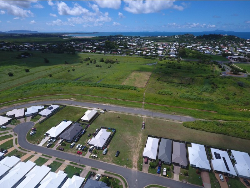 171 Whitehaven Drive, Blacks Beach QLD 4740