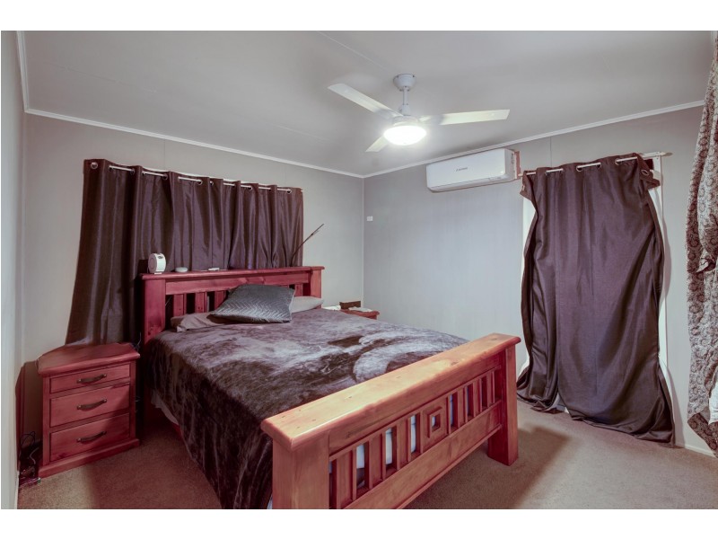 39 Brock Crescent, Dysart QLD 4745