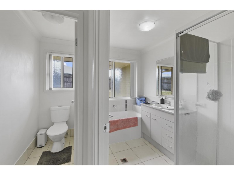 34 Hinze Circuit, Rural View QLD 4740