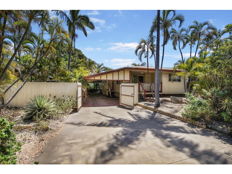 15 Rolfe Street, Moranbah QLD 4744