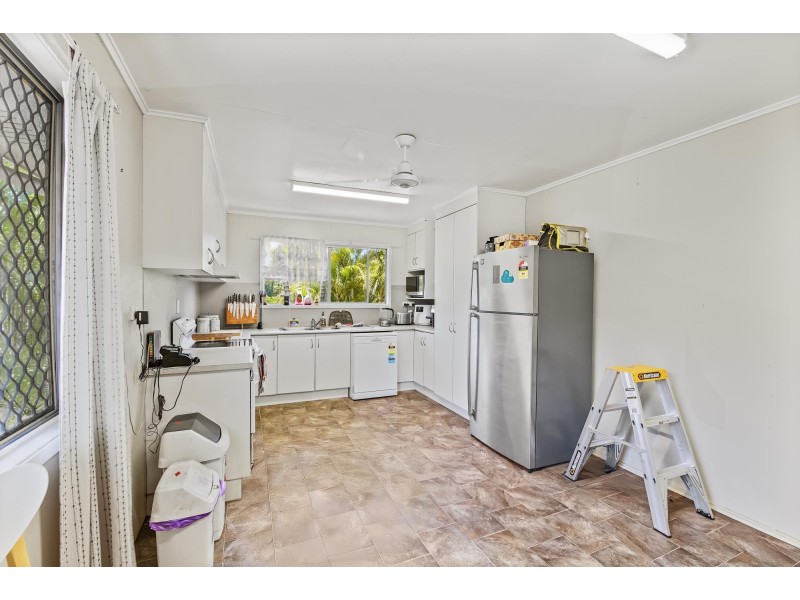 15 Rolfe Street, Moranbah QLD 4744