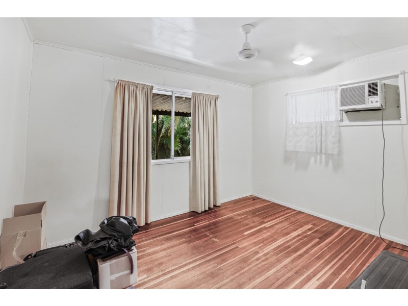 15 Rolfe Street, Moranbah QLD 4744