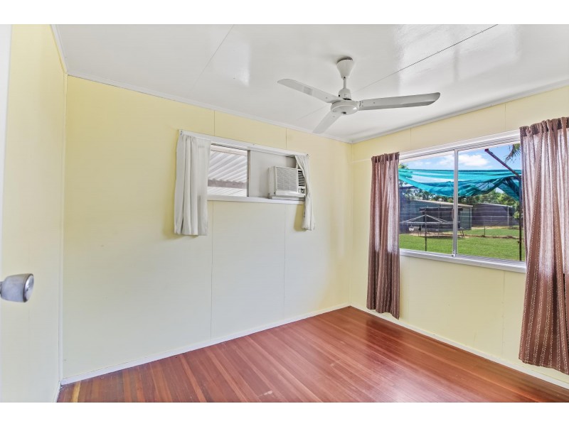 15 Rolfe Street, Moranbah QLD 4744