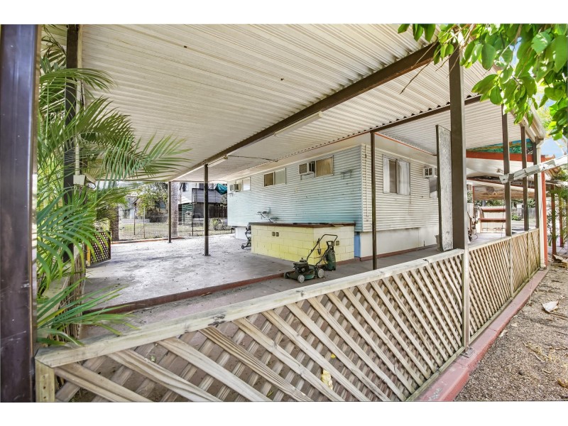 15 Rolfe Street, Moranbah QLD 4744