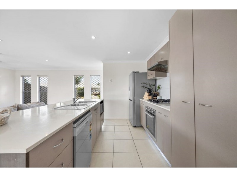 8 Westaway Crescent, Andergrove QLD 4740
